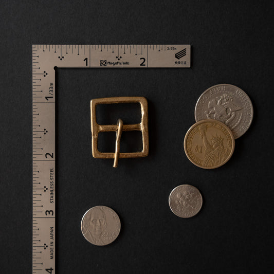 Square buckle B1: Solid Cast Brass
